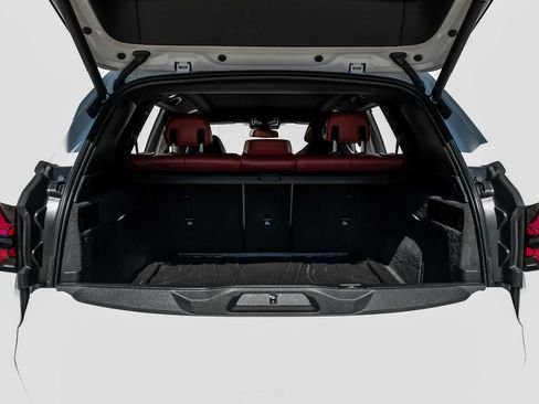 Used 2025 BMW X5 M Competition w/ Executive Package image 57