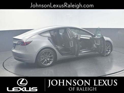 Used 2020 Tesla Model 3 Standard Range Plus image 22