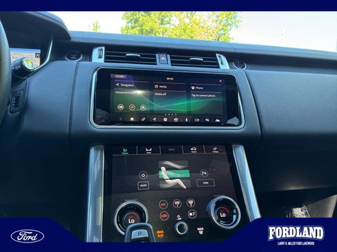 Used 2018 Land Rover Range Rover Sport HSE AWD/4WD image 12