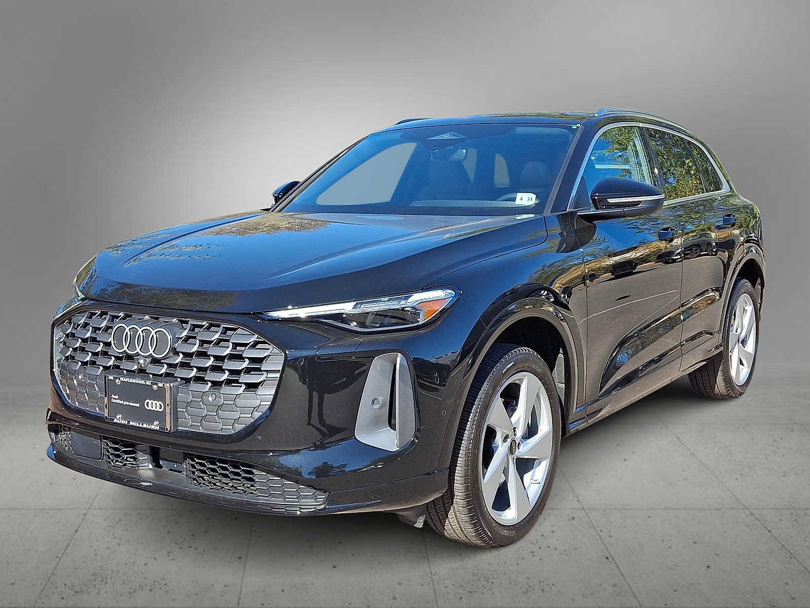 Certified 2025 Audi Q5 Premium Plus AWD/4WD image 1