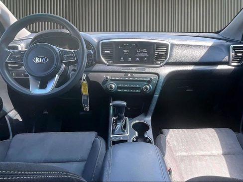 Used 2020 Kia Sportage LX AWD/4WD image 16