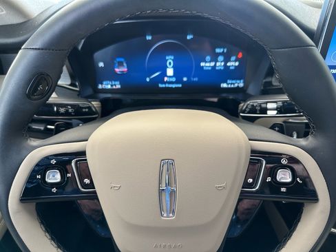 Used 2025 Lincoln Corsair FWD w/ Equipment Group 101A image 27
