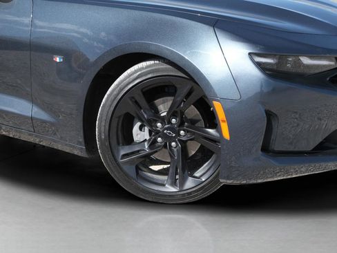 Used 2023 Chevrolet Camaro LT w/ Technology Package image 11