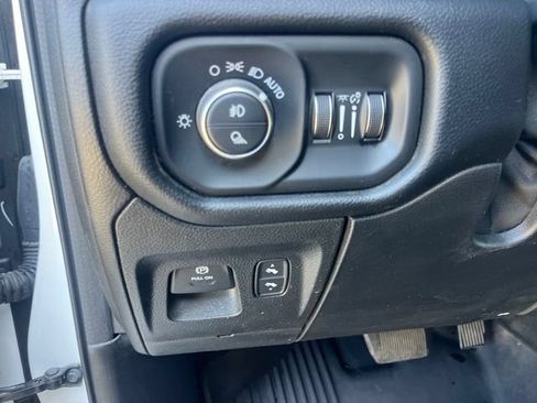 Used 2020 RAM 1500 Laramie AWD/4WD image 17