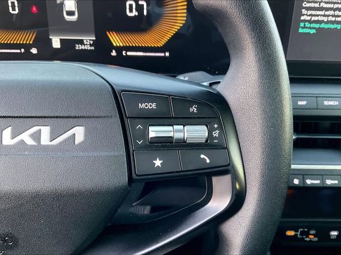 Certified 2025 Kia K4 LX image 25