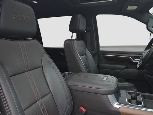 Used 2024 Chevrolet Silverado 3500 High Country w/ High Country Premium Package AWD/4WD image 19