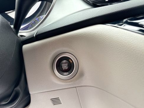 Used 2022 Chrysler Pacifica Touring-L FWD image 18