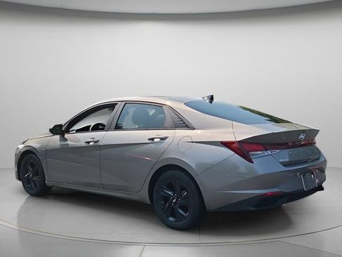 Used 2023 Hyundai Elantra SEL FWD image 6