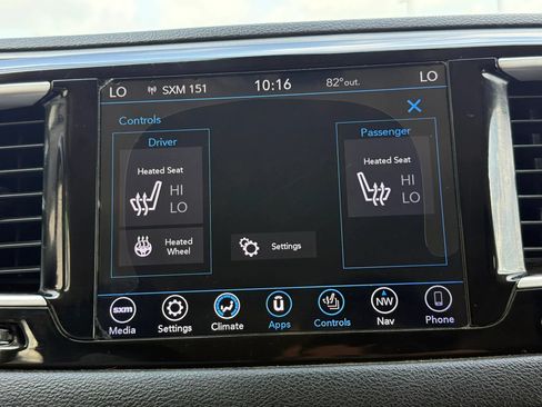 Used 2020 Chrysler Pacifica Touring-L Plus FWD image 38