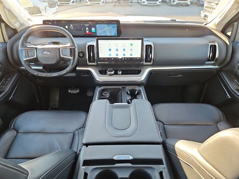 Used 2025 Ford Expedition Max Platinum image 32