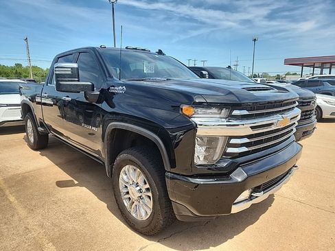 Used 2023 Chevrolet Silverado 2500 High Country AWD/4WD image 3
