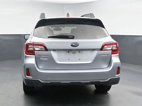 Used 2017 Subaru Outback 2.5i Premium AWD/4WD image 7
