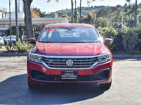 Used 2020 Volkswagen Passat 2.0T R-Line image 2