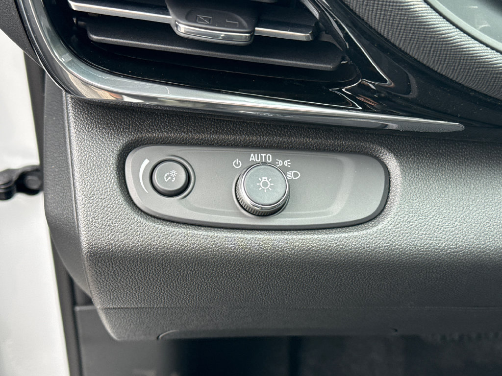 New 2026 Buick Envista Sport Touring w/ Convenience I Package FWD image 18
