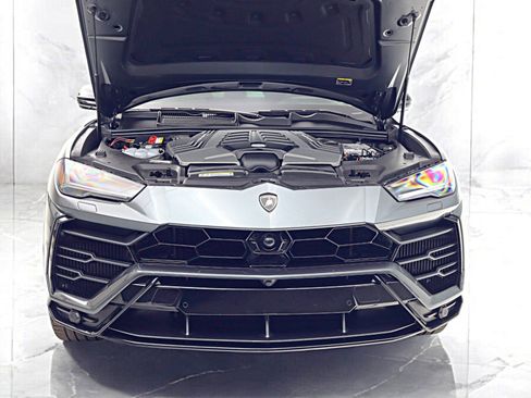 Used 2020 Lamborghini Urus image 24