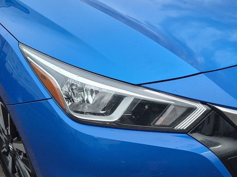 Used 2021 Nissan Versa SV FWD image 10