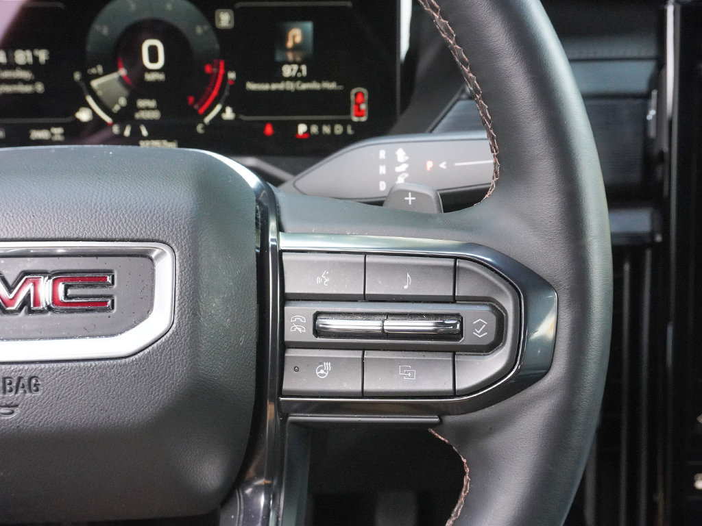 Used 2025 GMC Acadia AT4 w/ Luxury Package AWD/4WD image 50