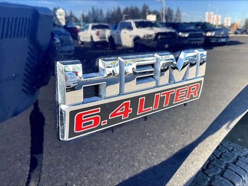 Used 2018 RAM 3500 Tradesman w/ Chrome Appearance Group image 6