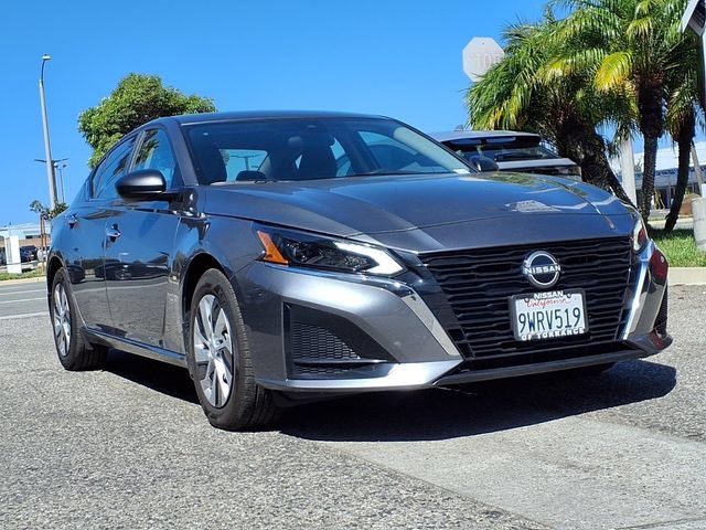 Used 2025 Nissan Altima 2.5 S FWD image 27