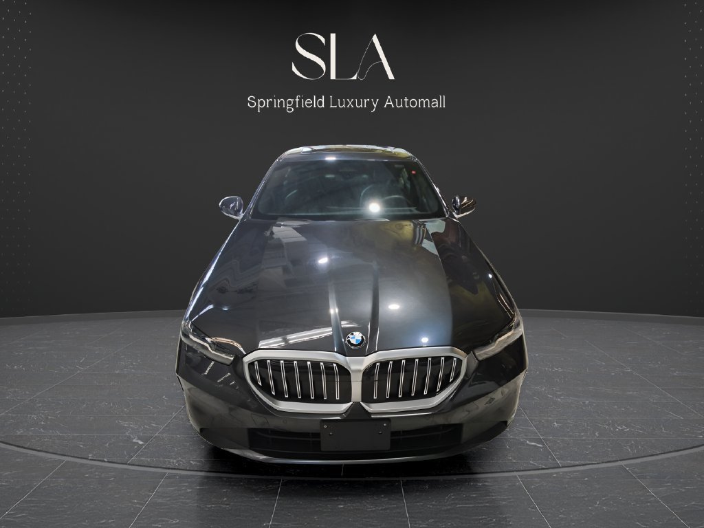 Used 2026 BMW 530i xDrive AWD/4WD image 3