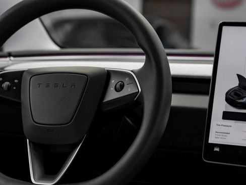 Used 2025 Tesla Model 3 Long Range image 23