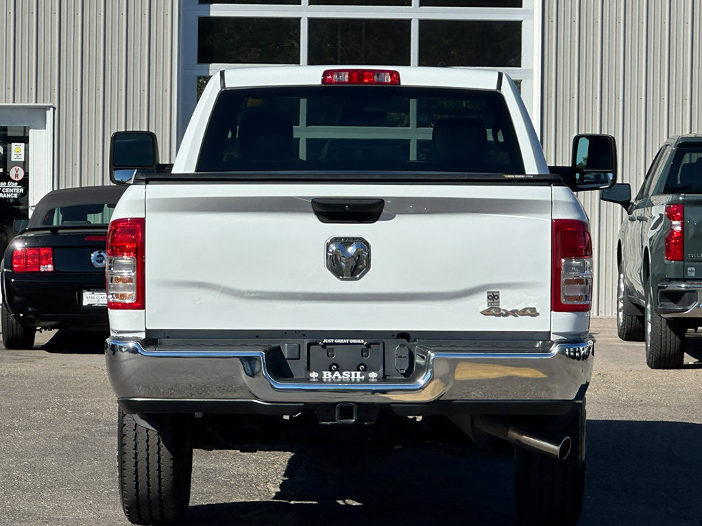 Used 2024 RAM 2500 Tradesman w/ Chrome Appearance Group AWD/4WD image 11