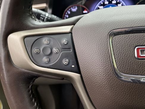 Used 2018 GMC Acadia Denali w/ Technology Package AWD/4WD image 21