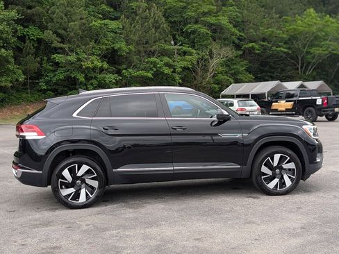 Used 2024 Volkswagen Atlas Cross Sport SEL AWD/4WD image 10