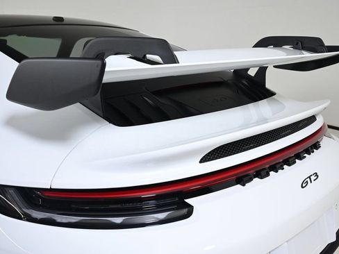 Certified 2022 Porsche 911 GT3 image 30