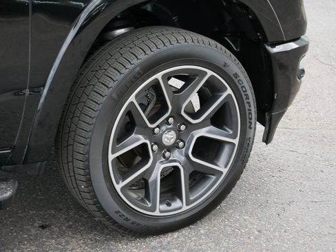 Used 2019 RAM 1500 Laramie AWD/4WD image 12
