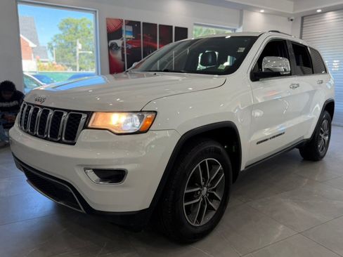 Used 2017 Jeep Grand Cherokee Limited AWD/4WD image 3