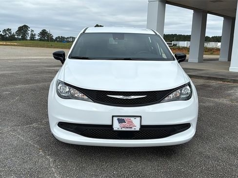 New 2026 Chrysler Voyager LX image 3