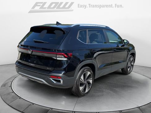 New 2026 Volkswagen Taos SE AWD/4WD image 7