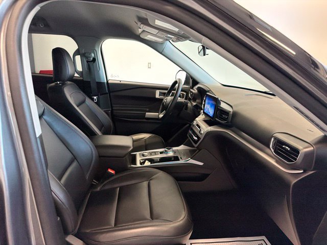Used 2023 Ford Explorer XLT w/ Equipment Group 202A AWD/4WD image 35