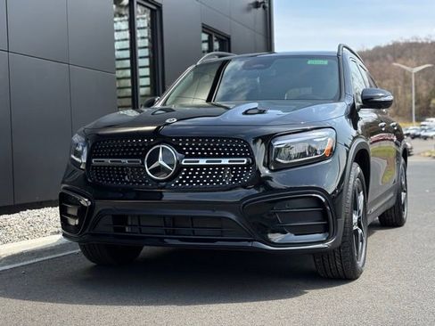 Used 2026 Mercedes-Benz GLB 250 4MATIC image 3