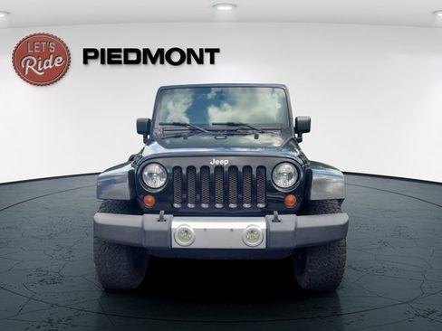 Used 2012 Jeep Wrangler Unlimited Sahara w/ Connectivity Group AWD/4WD image 2