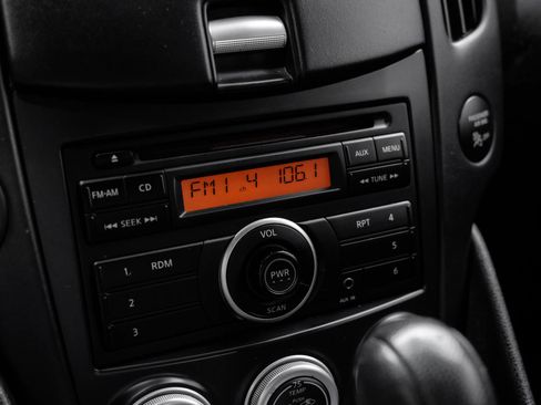 Used 2011 Nissan 370Z Coupe image 26