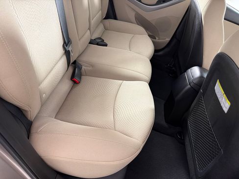 Used 2014 Hyundai Elantra SE FWD image 18