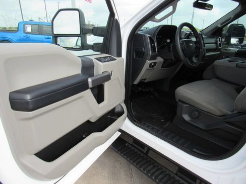 Used 2022 Ford F250 XLT AWD/4WD image 13
