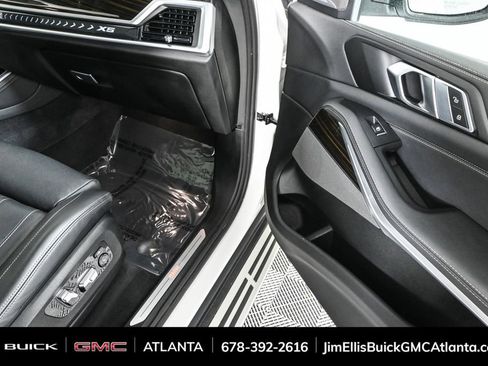 Used 2025 BMW X5 xDrive50e image 26