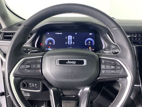 Used 2023 Jeep Grand Cherokee Laredo w/ Luxury Tech Group I image 21