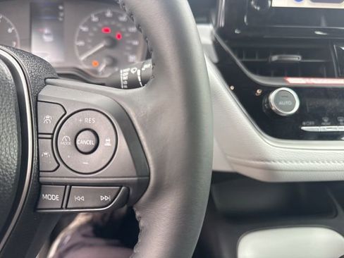 Used 2025 Toyota Corolla SE image 11