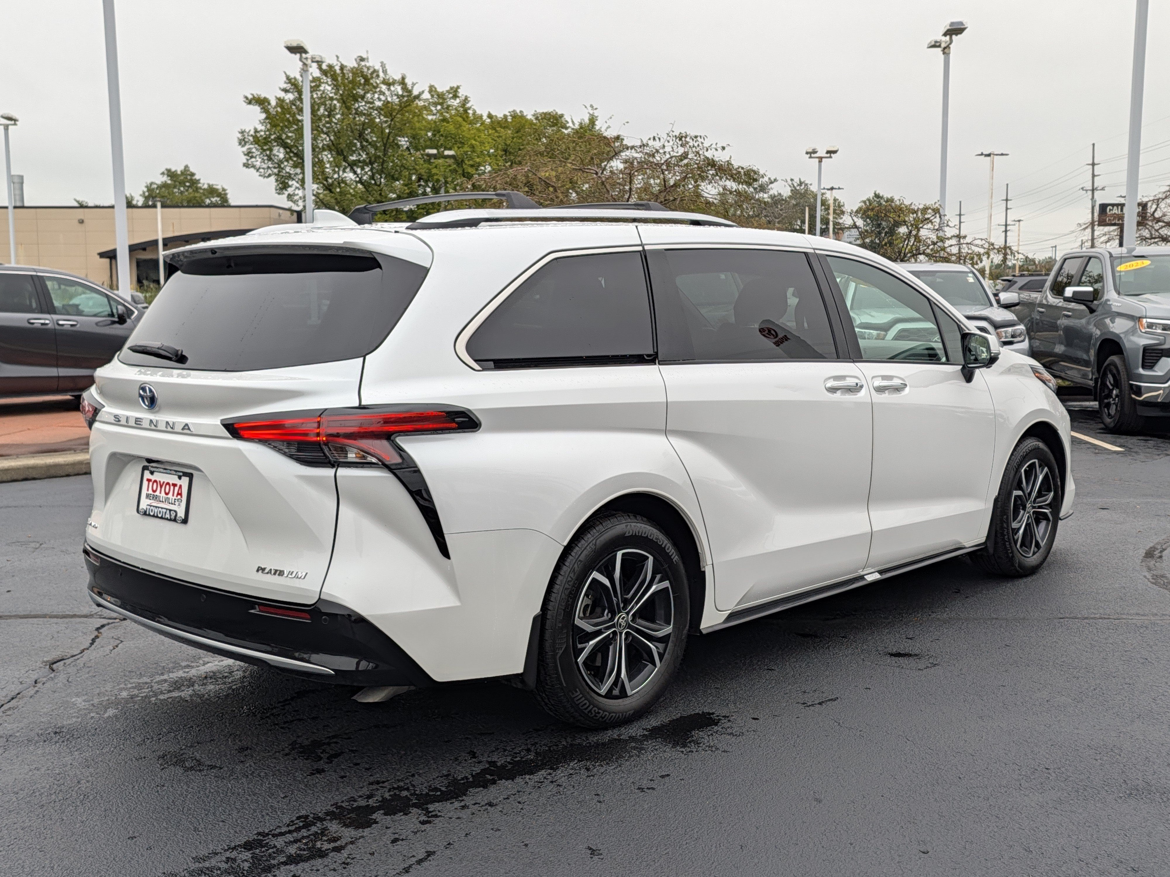 Used 2025 Toyota Sienna Platinum AWD/4WD image 8