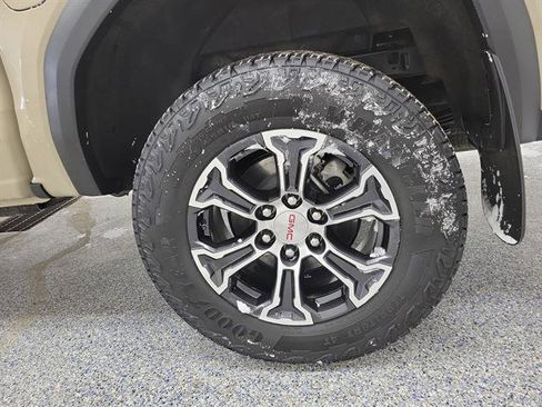 Used 2024 GMC Canyon AT4 w/ AT4 Premium Package image 5