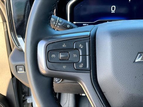 Used 2025 Chevrolet Silverado 2500 ZR2 w/ Technology Package image 23