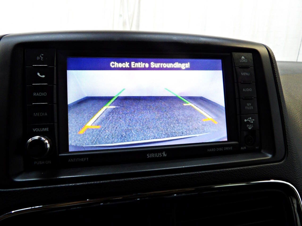 Used 2019 Dodge Grand Caravan SE w/ UConnect Hands-Free Group FWD image 15