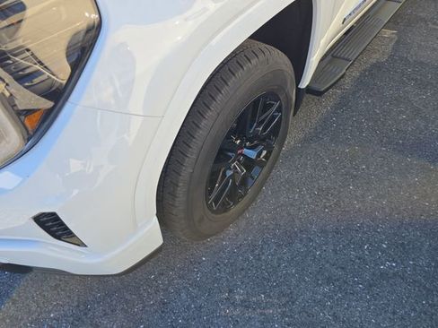 New 2026 GMC Sierra 1500 Elevation w/ Elevation Premium Package image 9