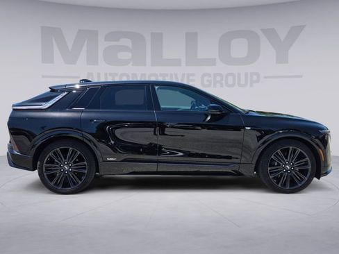 Used 2026 Cadillac Lyriq V AWD/4WD image 6