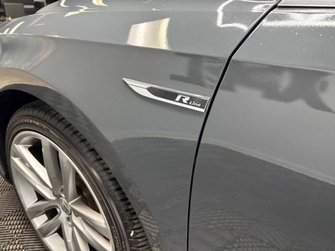 Used 2017 Volkswagen Passat 1.8T R-Line image 7