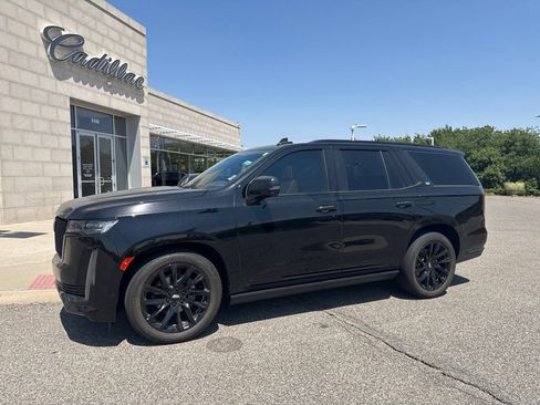 Used 2024 Cadillac Escalade Sport w/ LPO, ONYX Package AWD/4WD image 1